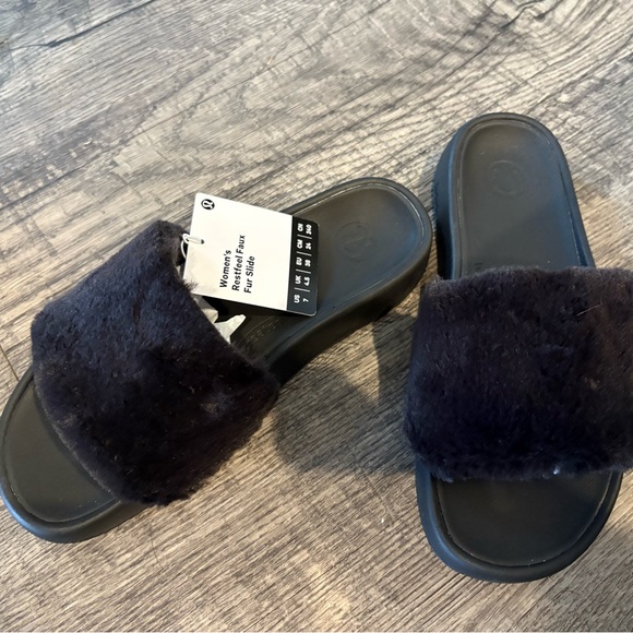 lululemon athletica Black Fur Slippers - Picture 5 of 5